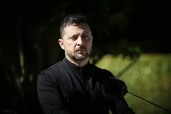 Зеленський: росіяни ракетою майже зруйнували весь стояк, з такою росією неможлива нормалізація, необхідний тиск. 7 Зеленський: росіяни ракетою майже зруйнували весь стояк, з такою росією неможлива нормалізація, необхідний тиск. 7