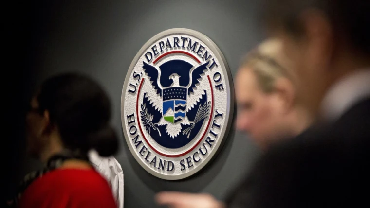 Співробітнику DHS загрожує серйозне покарання за випадкове додавання журналіста до групового електронного листа 4 Співробітнику DHS загрожує серйозне покарання за випадкове додавання журналіста до групового електронного листа 4