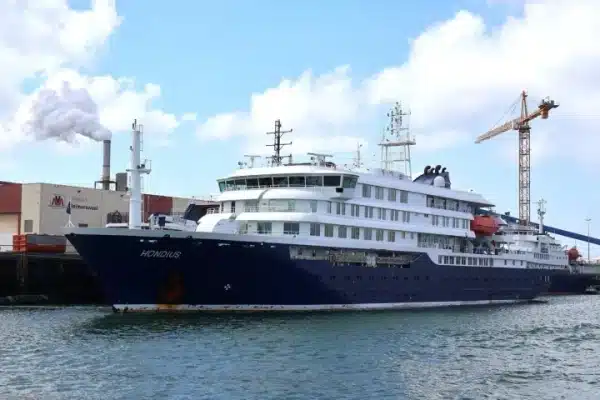 MV Hondius: Маски, дистанція та померлі через хантавірус - життя на борту 7 MV Hondius: Маски, дистанція та померлі через хантавірус - життя на борту 6