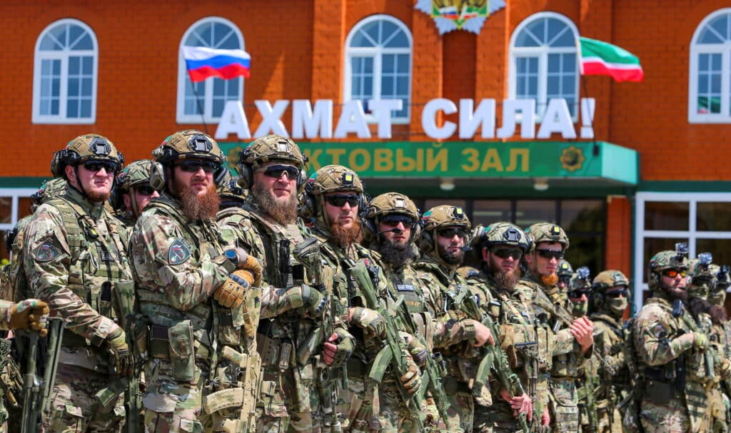 Питання Кадирова: хто наступний правитель Чечні?
Кадиров: хто керуватиме Чечнею? 20 Питання Кадирова: хто наступний правитель Чечні?
Кадиров: хто керуватиме Чечнею? 20