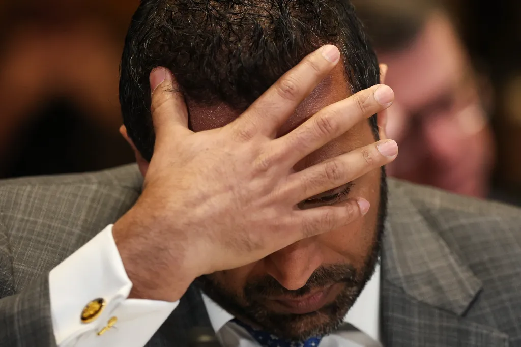 Сайт бренду одягу Kash Patel зник після звинувачень у зламі 2
