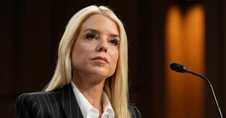 Памела Бонді реформує Мін'юст відповідно до пріоритетів Трампа 3 Памела Бонді реформує Мін'юст відповідно до пріоритетів Трампа 3