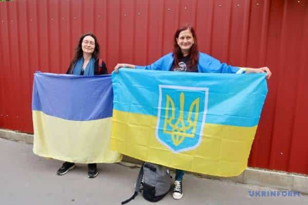 У Празі біля цвинтаря протестувальники чекали на «Нічних вовків» 10 У Празі біля цвинтаря протестувальники чекали на «Нічних вовків» 10