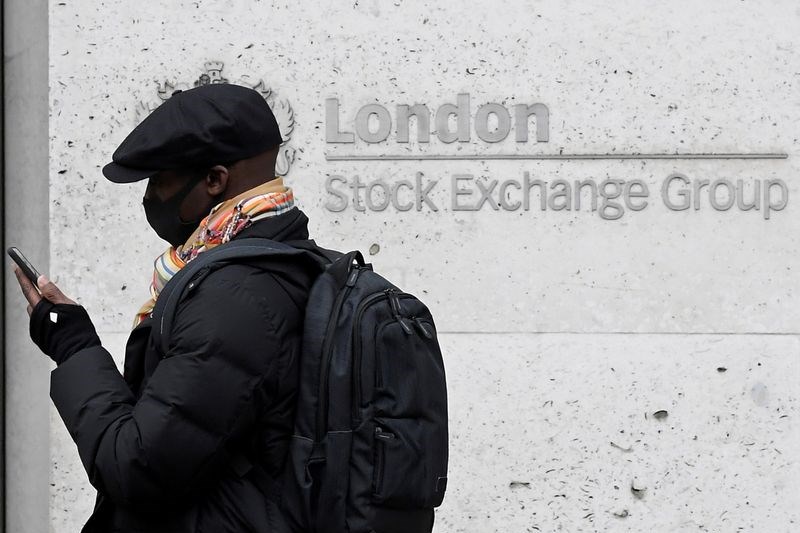 Акції Великої Британії знизилися: FTSE 100 впав на 0,22% 2