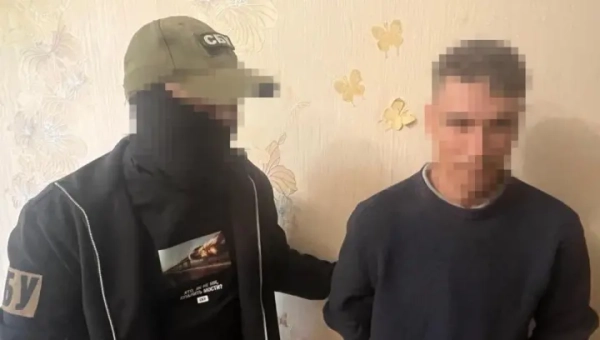 Російського найманця арештовано СБУ за замах на вбивство високопоставленого офіцера ВМС в Одесі до “річниці 9 травня”.