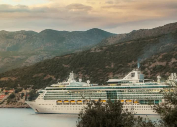 На борту Caribbean Princess – понад сотня хворих на норовірус.
