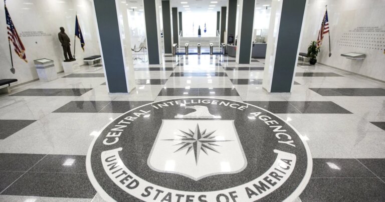 Федеральний суддя дозволив адміністрації Трампа звільняти штатних співробітників розвідки, які займали посади, пов'язані з DEI 14 Федеральний суддя дозволив адміністрації Трампа звільняти штатних співробітників розвідки, які займали посади, пов'язані з DEI 14