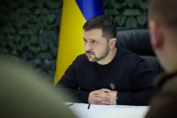 Зеленський отримав звіт від голови Генштабу щодо вдалих операцій українських далекобійних засобів за останню добу. 3 Зеленський отримав звіт від голови Генштабу щодо вдалих операцій українських далекобійних засобів за останню добу. 2