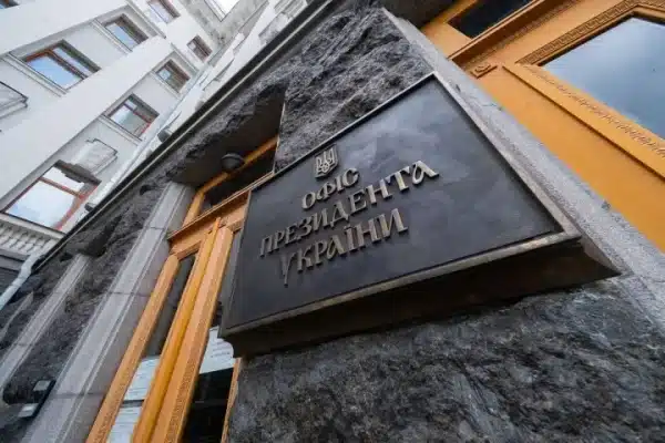 Зеленський згоден на переговори з путіним у будь-якому місці, окрім москви, – представник ОП 5