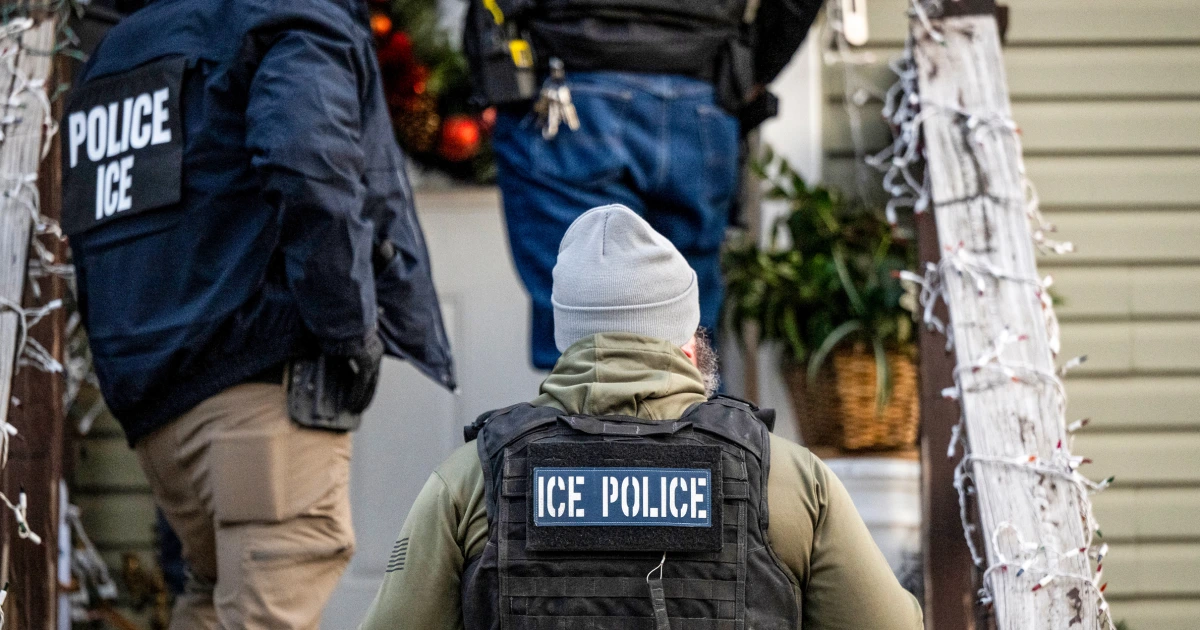 Administration Trump considers allocating defense funds for deportations 3