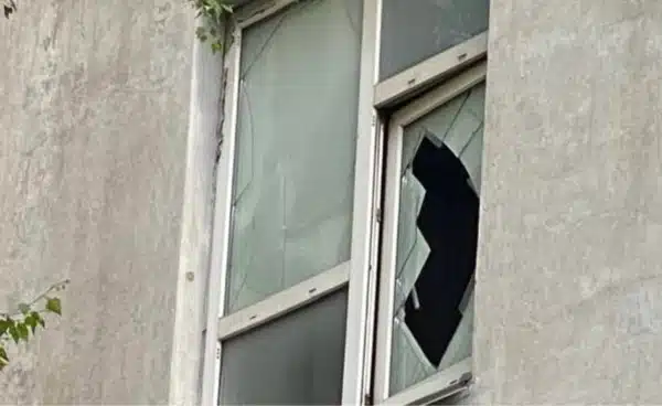 У Дніпрі зруйновано будівлю податкової внаслідок атаки противника. 4