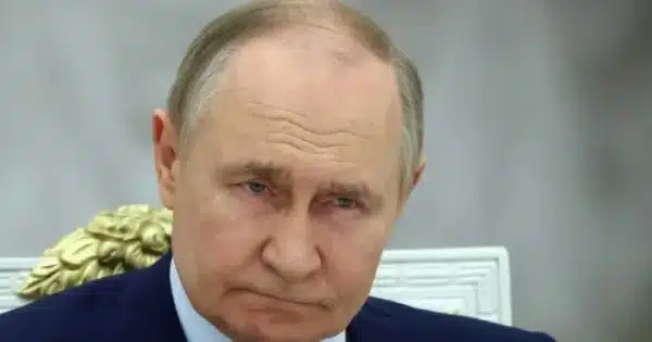 Володар стриманий, та з острахом: чи хиріє путін та що діється в нутрі росії 6