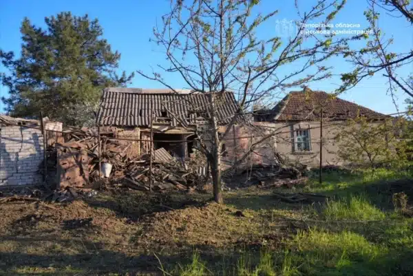 Запоріжжя, 3 травня: наслідки російської атаки - вже дев'ять поранених. 14 Запоріжжя, 3 травня: наслідки російської атаки - вже дев'ять поранених. 12
