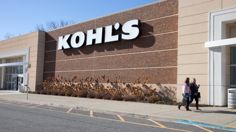 Kohl's (KSS) звітує про прибутки за 1 квартал 2026 року 16 Kohl's (KSS) звітує про прибутки за 1 квартал 2026 року 16