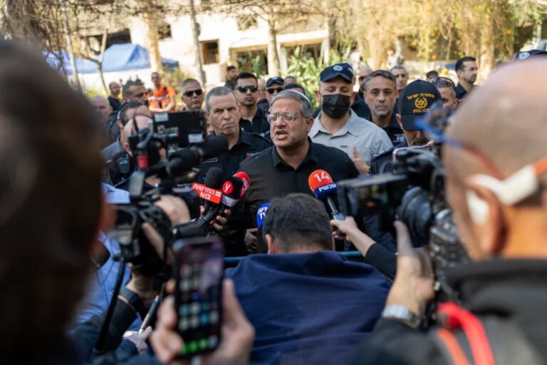 Франція заборонила в'їзд ультраправій ізраїльській міністерці Бен-Гвір за тиск на активістів 19