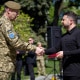 Президент відзначив піхотинців та оголосив про свіжі угоди для них. 20