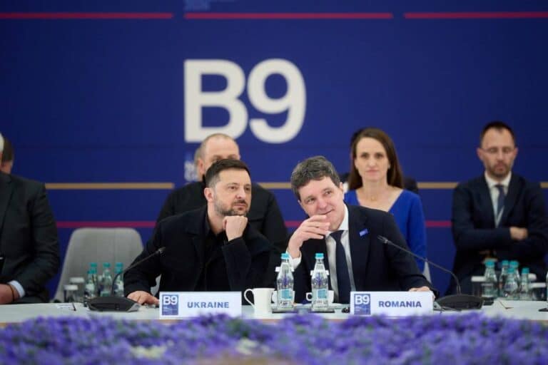 З Бухареста: Центр тяжіння НАТО зміщується на схід
НАТО: центр тяжіння зміщується на схід 11 З Бухареста: Центр тяжіння НАТО зміщується на схід
НАТО: центр тяжіння зміщується на схід 11