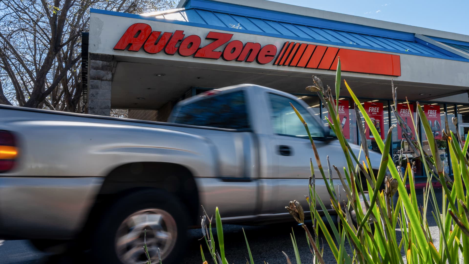 Акції AutoZone на шляху до найгіршого дня з травня 2022 року 2