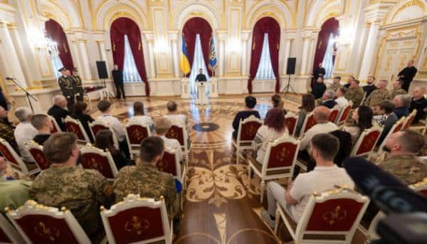 Захисників України нагороджено відзнаками від президента. 7 Захисників України нагороджено відзнаками від президента. 7