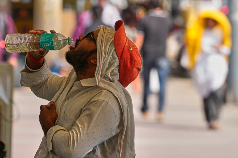 Індія: У Банді спека 48.2°C, вулиці порожні 17 Індія: У Банді спека 48.2°C, вулиці порожні 17