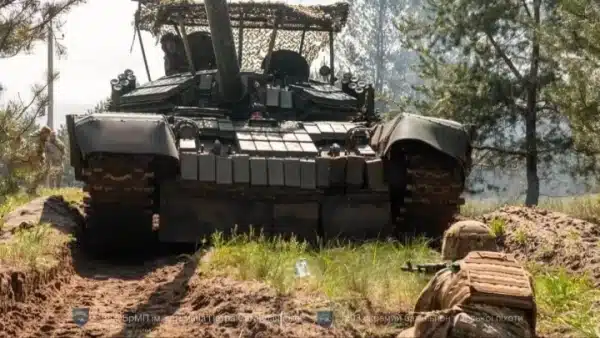 На фронті вже зафіксували понад 60 боїв, ворог здійснив спроби штурму біля Антонівського мосту - Генштаб