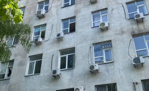 У Дніпрі зруйновано будівлю податкової внаслідок атаки противника. 3