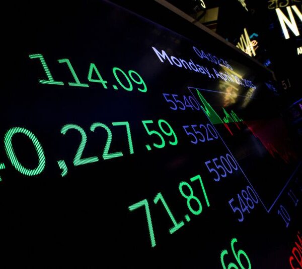 Головна 26 Booz Allen Hamilton shares climb 3% after exceeding…
