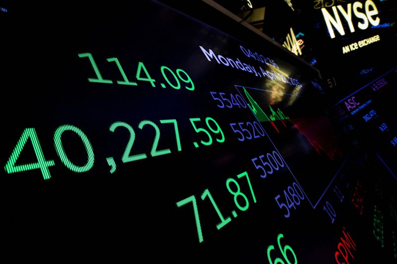 Booz Allen Hamilton shares climb 3% after exceeding profit expectations despite falling short on revenue 2 Booz Allen Hamilton shares climb 3% after exceeding profit expectations despite falling short on revenue 2