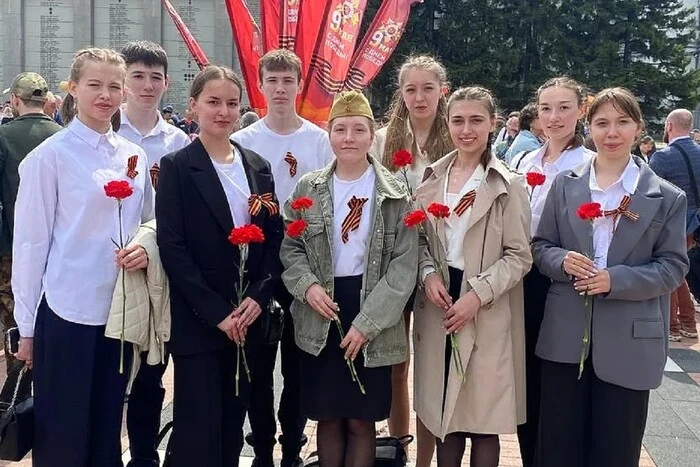Росіянка з провійськовим фото виступить на молодіжному ЧС з керлінгу 10 Росіянка з провійськовим фото виступить на молодіжному ЧС з керлінгу 5