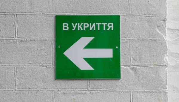 Українська залізниця встановлює більше ніж 800 збірних сховищ по державі