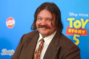 Гайд по акторам "Toy Story 5": Хто озвучує іграшки у довгоочікуваному сиквелі від Pixar 88 Гайд по акторам "Toy Story 5": Хто озвучує іграшки у довгоочікуваному сиквелі від Pixar 88