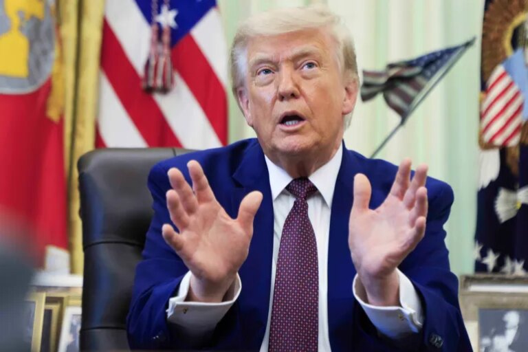 Трамп: "Непатріотично" засуджувати республіканців, які обмежили повноваження щодо війни з Іраном 7 Трамп: "Непатріотично" засуджувати республіканців, які обмежили повноваження щодо війни з Іраном 7