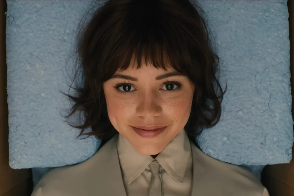 "КЛАРА І СОНЦЕ": Трейлер! Дженна Ортега (Jenna Ortega) у фільмі від Тайка Вайтіті (Taika Waititi)! 2 "КЛАРА І СОНЦЕ": Трейлер! Дженна Ортега (Jenna Ortega) у фільмі від Тайка Вайтіті (Taika Waititi)! 2