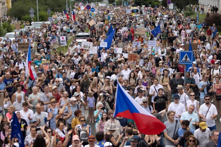 Громадські ЗМІ Чехії страйкують через загрозу незалежності з боку уряду 18 Громадські ЗМІ Чехії страйкують через загрозу незалежності з боку уряду 18