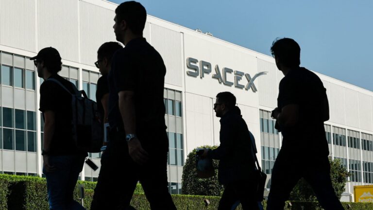 SpaceX залучила $25 мільярдів через продаж боргових зобов'язань невдовзі після IPO 23