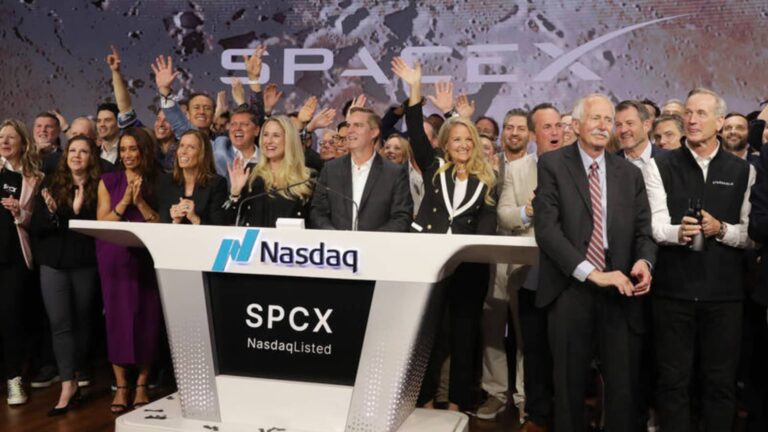 Середній покупець SpaceX після IPO майже в збитку після дводенного падіння 22