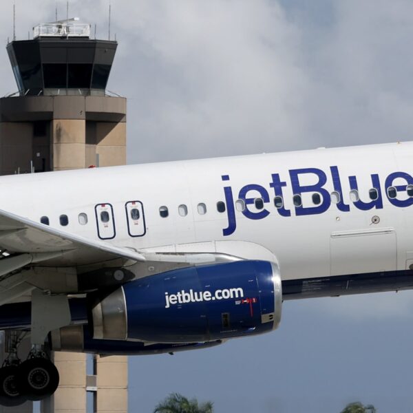 JetBlue скорочує свою присутність у Ньюарку та Ла-Гуардії,&hellip;