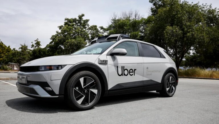 Uber виведе на дороги 500 авто-сканерів даних цього року 7 Uber виведе на дороги 500 авто-сканерів даних цього року 7