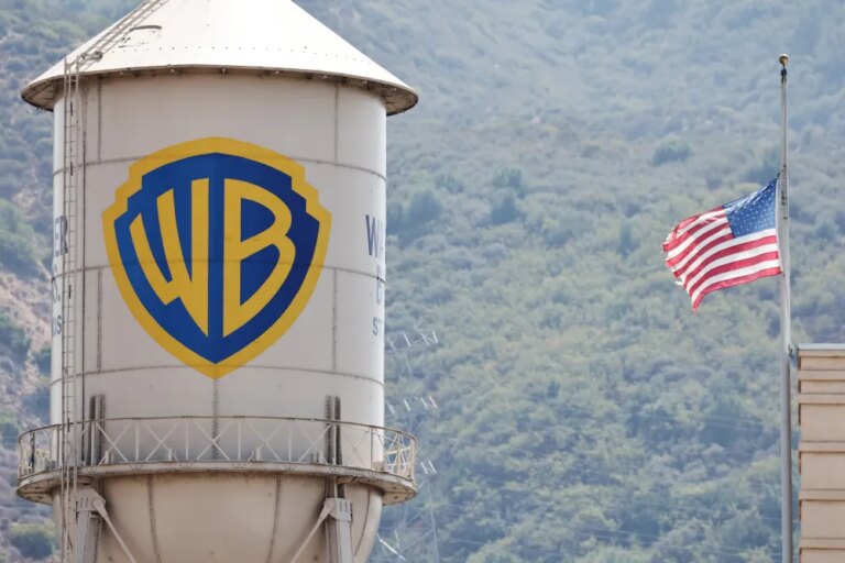 Топ-чиновники Мін'юсту США схвалили злиття Paramount-Warner Bros. до того, як юристи відомства, які "схилялися" до антимонопольного позову, встигли заперечити 4