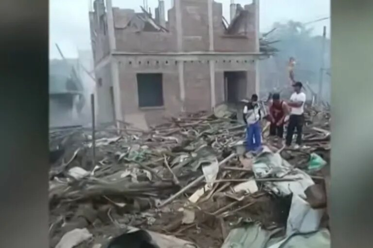 Десятки загиблих внаслідок вибуху складу боєприпасів на північному сході М'янми 1