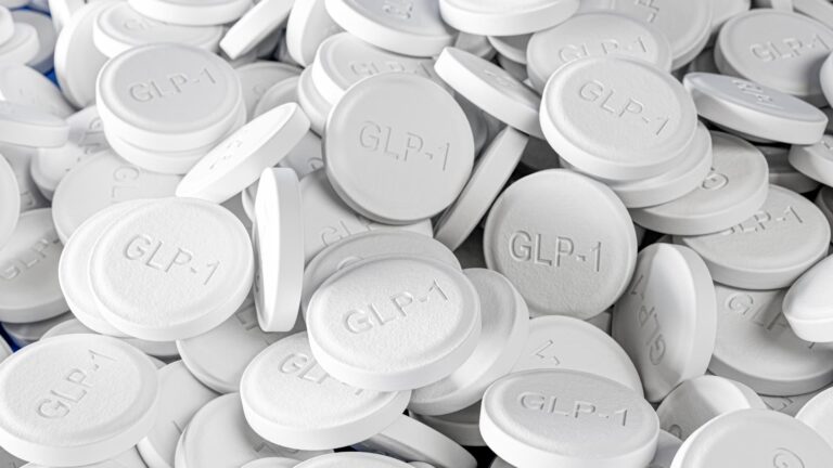 Novo Nordisk та Eli Lilly випускають ліки від ожиріння, готуючись до покриття Medicare 20 Novo Nordisk та Eli Lilly випускають ліки від ожиріння, готуючись до покриття Medicare 20
