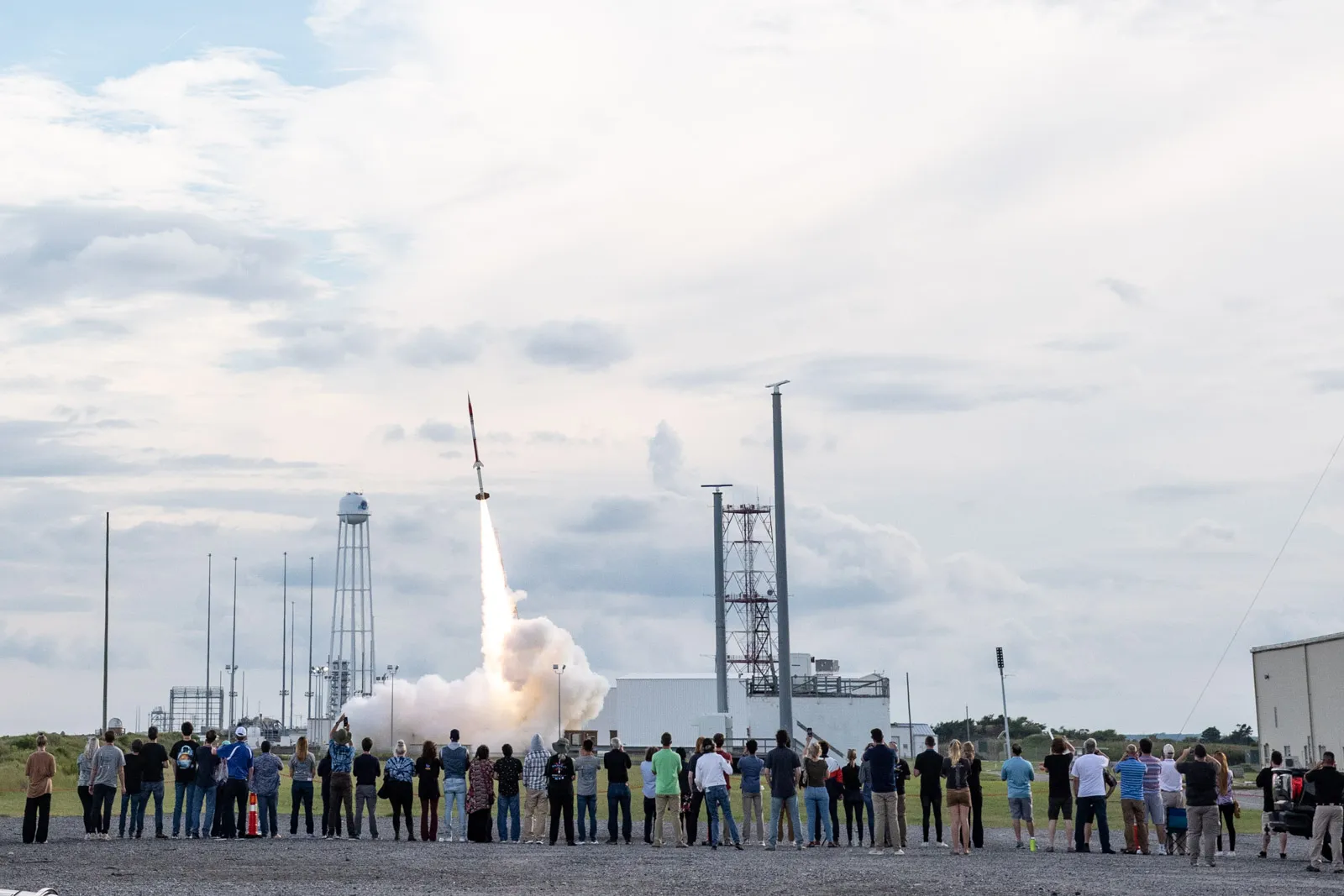 Запуск дослідницького зонду NASA з експериментами, розробленими студентами 3