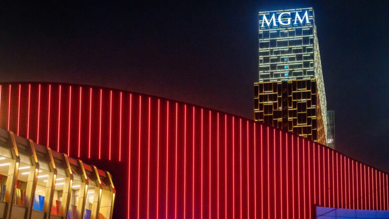 MGM Resorts: Компанія Баррі Ділдера робить пропозицію щодо купівлі гігантського казино-оператора 4 MGM Resorts: Компанія Баррі Ділдера робить пропозицію щодо купівлі гігантського казино-оператора 4