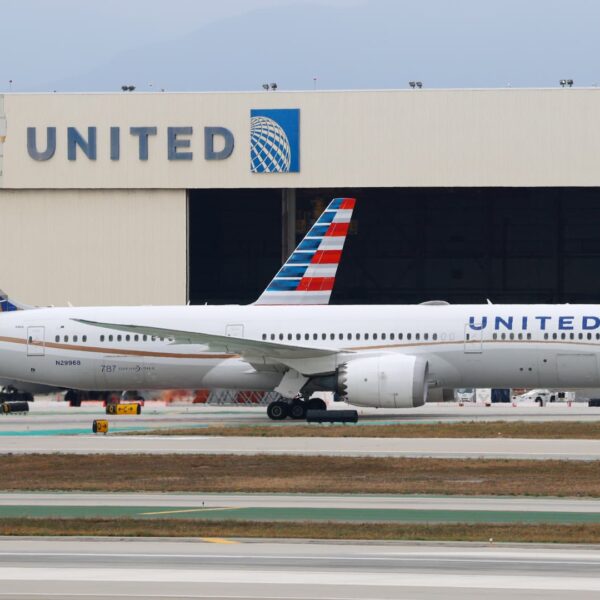 Голова United Airlines відкидає ідею злиттів після відмови&hellip;