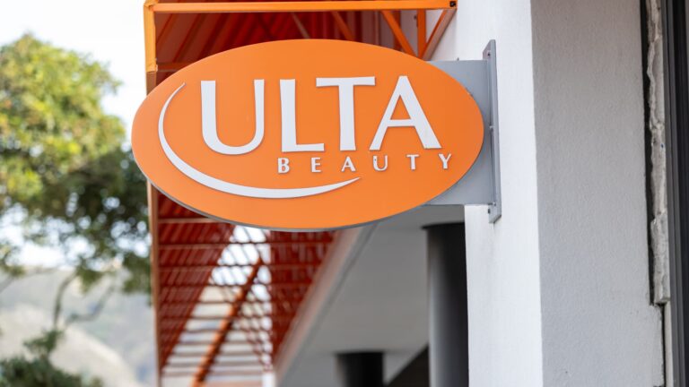 Прибуток Ulta Beauty (ULTA) за перший квартал 2026 фінансового року перевершив очікування 19