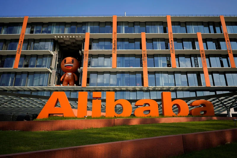 ARK Кеті Вуд продала Alibaba, купуючи Coinbase та Palantir 2