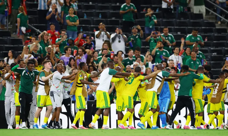 Here are the teams that reached the Round of 32 in the 2022 FIFA World Cup and their matchups: **Group A:**
* **Netherlands**
* **Senegal** **Group B:**
* **England**
* **United States** **Group C:**
* **Argentina**
* **Poland** **Group D:**
* **France**
* **Australia** **Group E:**
* **Japan**
* **Spain** **Group F:**
* **Morocco**
* **Croatia** **Group G:**
* **Brazil**
* **Switzerland** **Group H:**
* **Portugal**
* **South Korea** **Round of 16 Schedule (all times in local Qatar time, UTC+3):** * **Saturday, December 3:** * Netherlands vs. USA - 18:00 * Argentina vs. Australia - 22:00
* **Sunday, December 4:** * France vs. Poland - 18:00 * England vs. Senegal - 22:00
* **Monday, December 5:** * Japan vs. Croatia - 18:00 * Brazil vs. South Korea - 22:00
* **Tuesday, December 6:** * Morocco vs. Spain - 18:00 * Portugal vs. Switzerland - 22:00 8