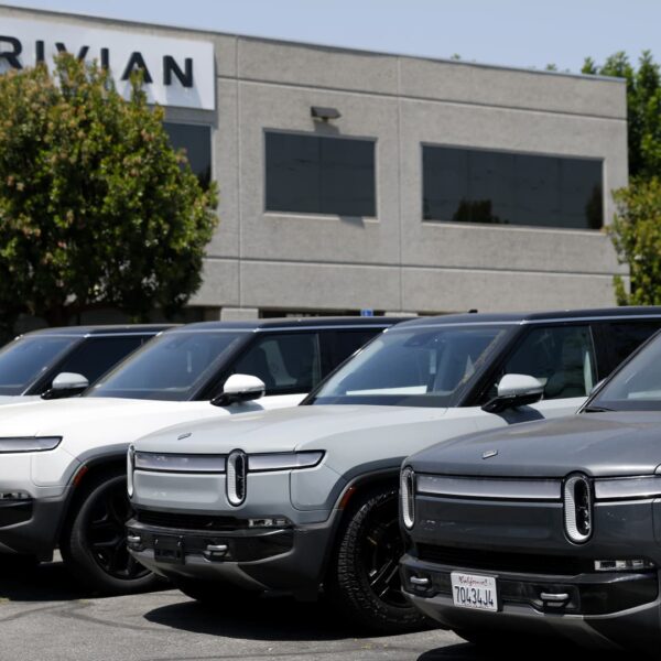 Головна 28 Rivian скорочує сотні працівників напередодні запуску R2