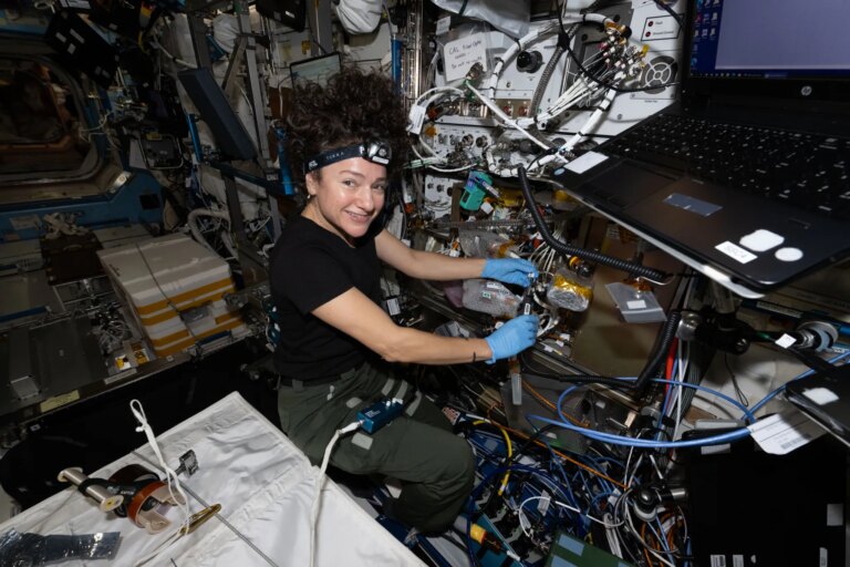 Оновлення системи охолодження квантової лабораторії NASA на борту космічної станції 16 Оновлення системи охолодження квантової лабораторії NASA на борту космічної станції 16