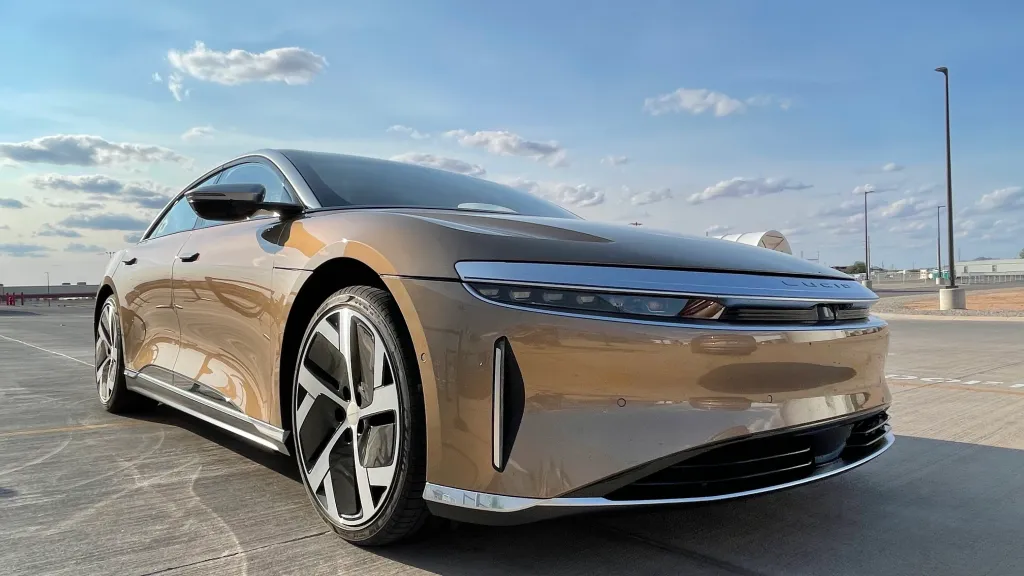 CEO Lucid Motors оновлює керівництво: фінансовий директор пішов у відставку 2 CEO Lucid Motors оновлює керівництво: фінансовий директор пішов у відставку 2